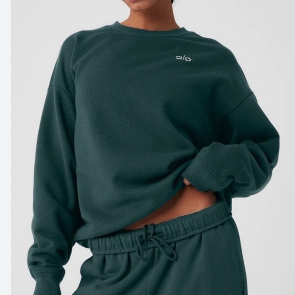 Alo accolade crew neck pullover in dark green